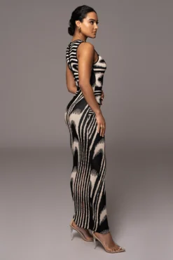 Black Chasing Dawn Maxi Dress 17 Black Chasing Dawn Maxi Dress -Trendify Store PRODUCT DEC302022 VDAY 95