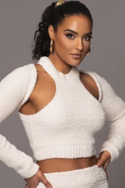 Ivory Cross Paths Plush Three-Piece Set -Trendify Store PRODUCT JAN192023 77 scaled