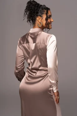 Taupe Color Block Satin Midi Dress 22 Taupe Color Block Satin Midi Dress -Trendify Store PRODUCT JUL112023 NEWARRIVALS 159 scaled