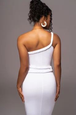 Ivory One Of One Maxi Dress 21 Ivory One Of One Maxi Dress -Trendify Store PRODUCT JUL112023 NEWARRIVALS 85 scaled