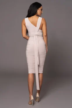 Seashell Edge Of Romance Midi Dress 31 Seashell Edge Of Romance Midi Dress -Trendify Store PRODUCT MAR162023 14 scaled