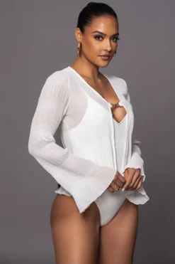 White Hidden Treasure Clasp Top -Trendify Store PRODUCT MAR302023 87 scaled