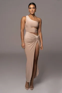 Camel One Night Only Dress 11 Camel One Night Only Dress -Trendify Store PRODUCT NOV32022 HOLIDAY 7