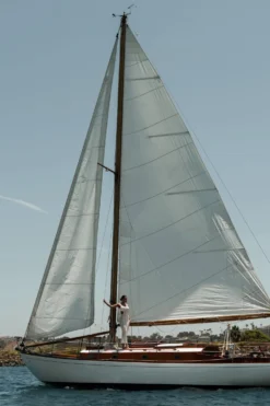 White Melrose Cutout Midi Dress 27 White Melrose Cutout Midi Dress -Trendify Store YACHTCLUB 66 scaled